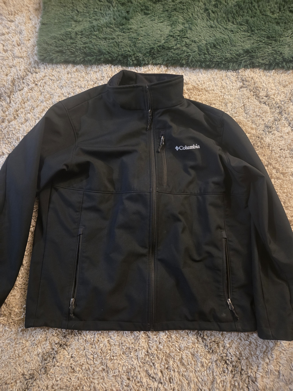 Columbia Men's Black Lightweight Softshell Jacket